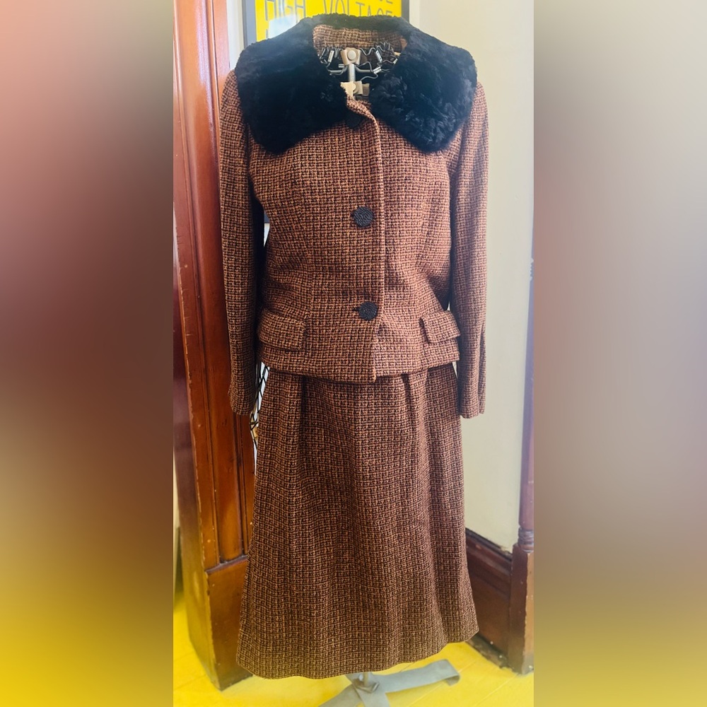 Vintage 50s Brown Tweed Skirt Set with Black Faux Fur Collar - Size Small